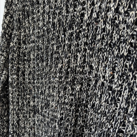 Suzy Shier Black and White Knit Sweater - Picture 2 of 5